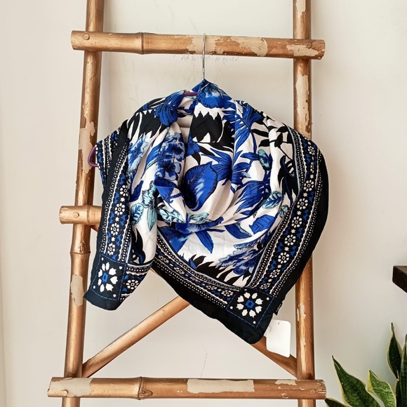 Floral Blue and White New Silky Scarf - Picture 7 of 9